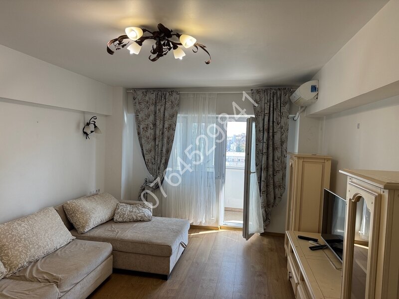 Ultracentral, Universitate, vis a vis Coltea str. Ion Nistor, metrou (100m)